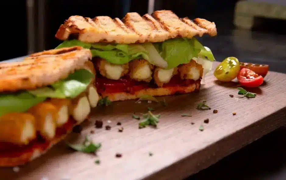 SÁNDWICH DE PALITOS/DEDOS DE QUESO MOZZARELLA Y PAPAS McCain®
