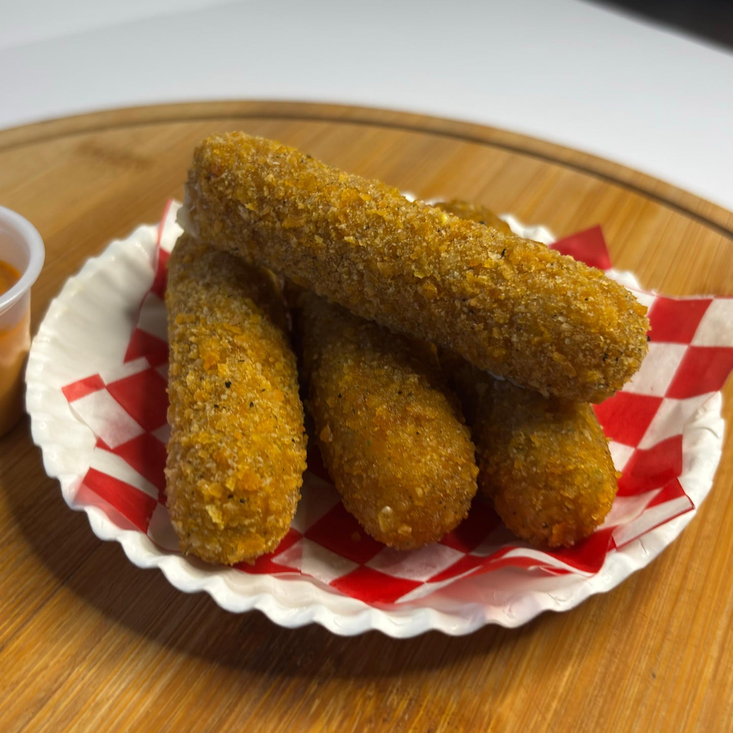 Dedos de queso empanizados con queso mozarella